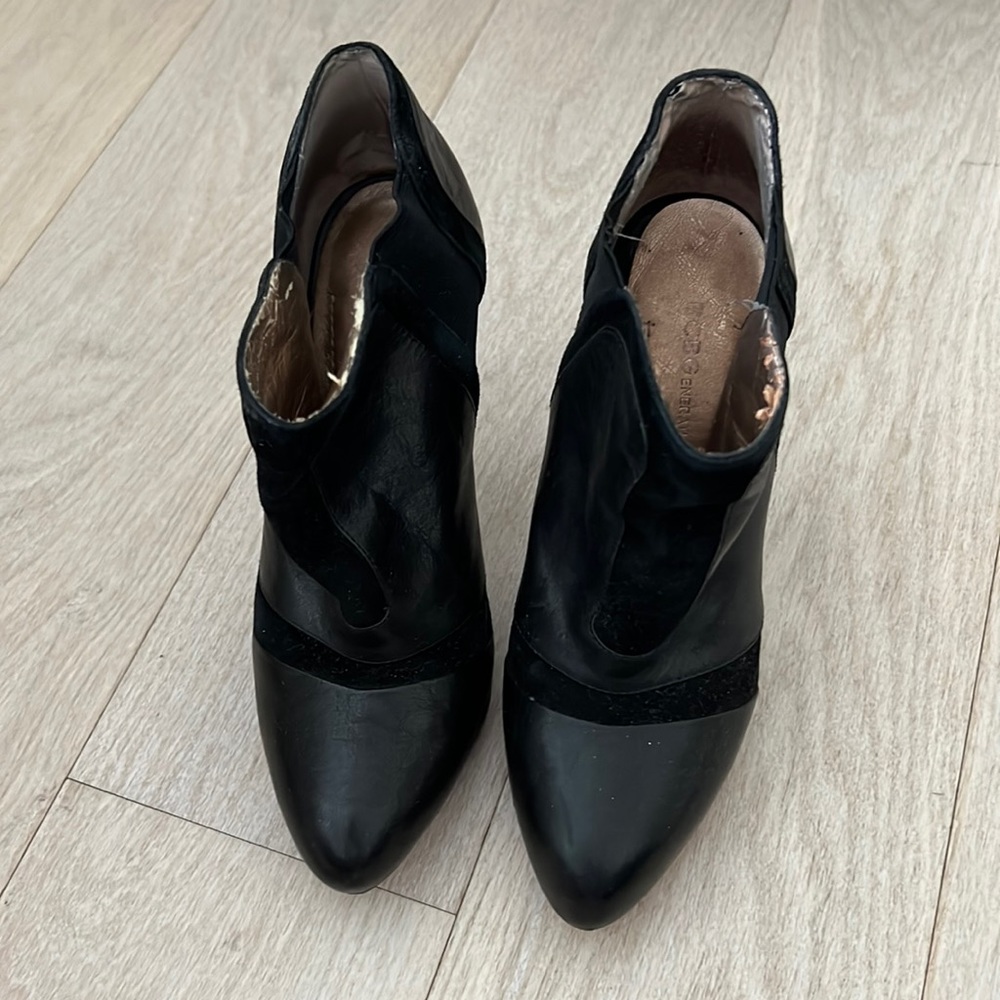 BCBG Generation black suede and leather heel booties - size 6
